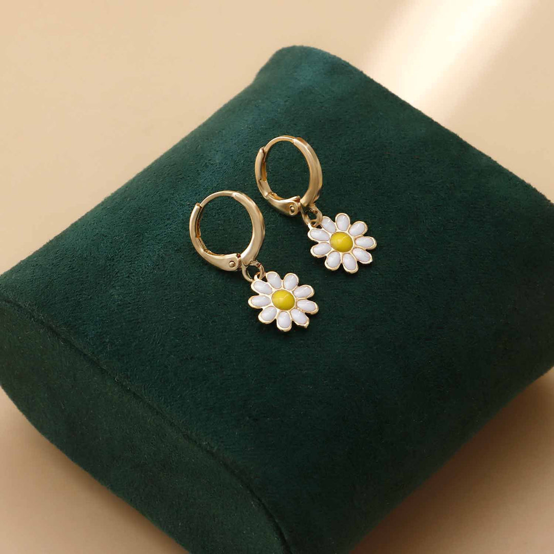 Aretes Colgantes de Flor