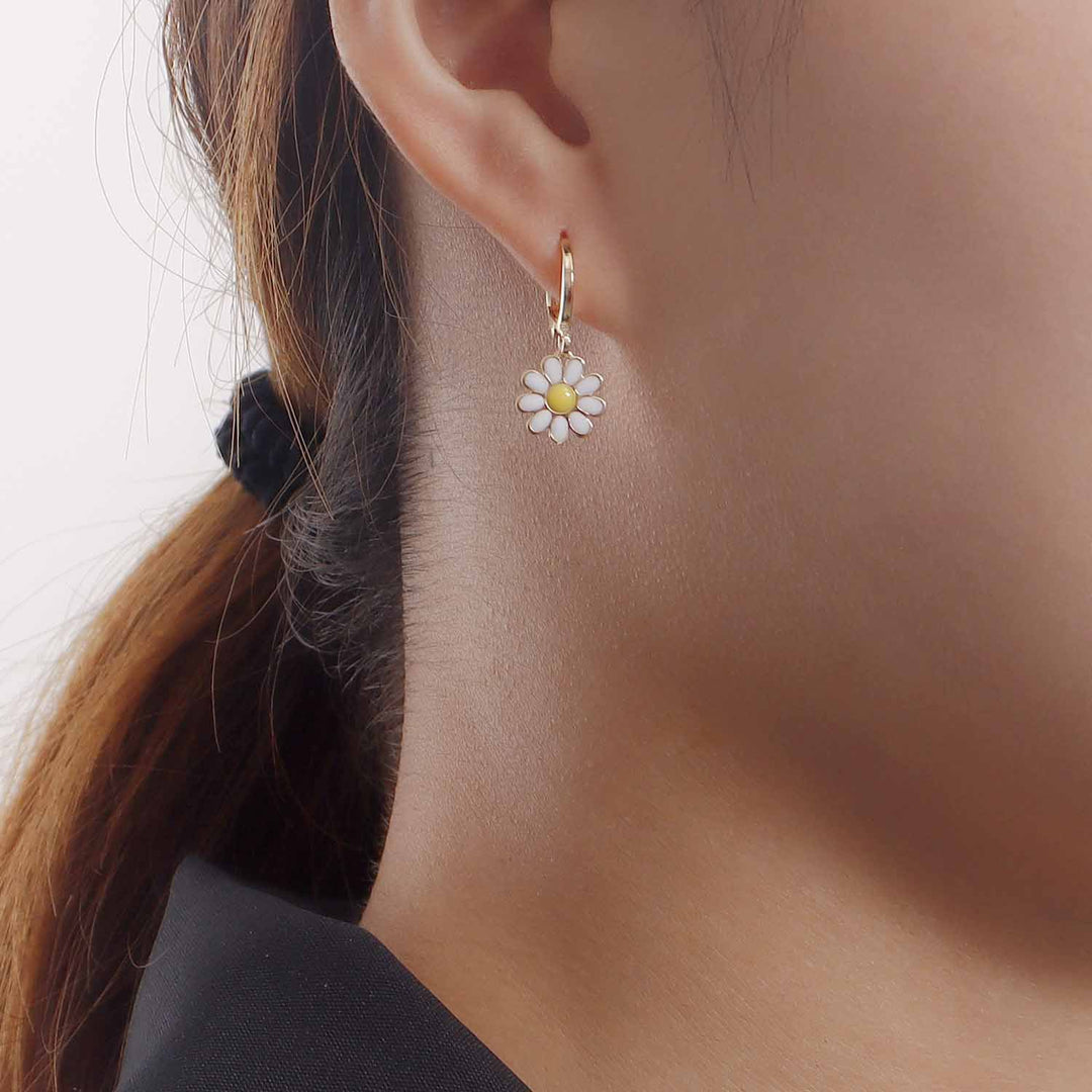 Aretes Colgantes de Flor
